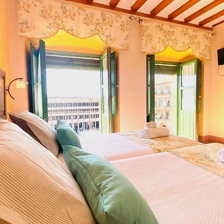 Plaza Mayor Corredera Bed & Breakfast *